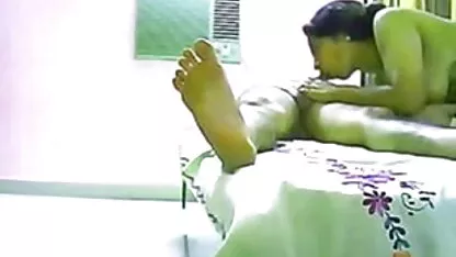 मुसीबत में लड़की हिंदी मूवी सेक्सी फिल्म
