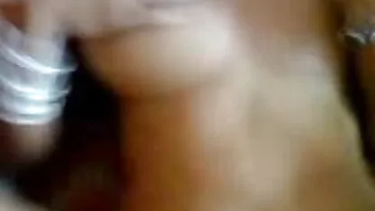 एक सुंदर फ्रेंच हिंदी मूवी सेक्सी वीडियो लड़की के साथ बड़े स्तन और बालों वाले योनी