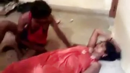 एनी सेक्सी हिंदी वीडियो मूवी और पाउला शर्मीली समलैंगिकों एक दूसरे को चाटना