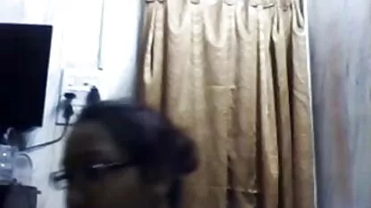 क्लोज़ अप के चेक pissing pussies हिंदी सेक्सी एचडी पिक्चर के शौचालय में एक प्राग बस स्टेशन