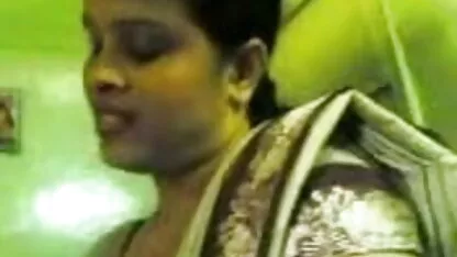 सुडौल बड़े स्तन सेक्सी फिल्म सेक्सी मूवी शहद लूसिया का आनंद ले स्ट्रिप्स के विंटेज अंडरवियर और हस्तमैथुन में महिला नाइलन के मोज़े ऊँची एड़ी के जूते