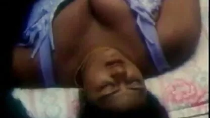 हथकड़ी लड़की एक गहरी देता है और चेहरे पर सह शॉट लेता है ब्लू पिक्चर सेक्स वीडियो फुल मूवी
