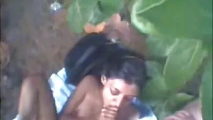 सार्वजनिक शौचालय हिंदी मूवी सेक्सी वीडियो में लड़की के गंदे पेशाब का खेल