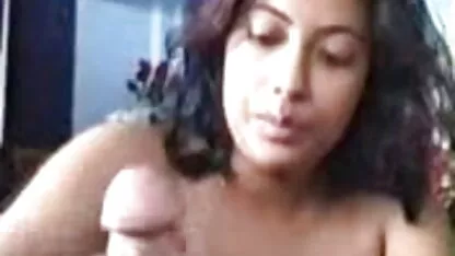 आदमी सो रही माँ सोफे सेक्सी हिंदी मूवी वीडियो पर