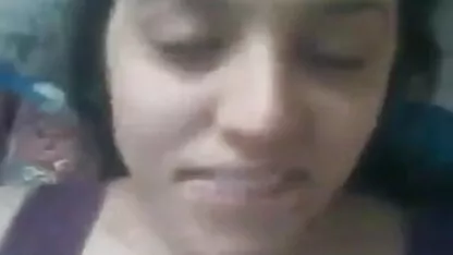 विशाल स्तन के साथ सेक्सी मूवी पिक्चर वीडियो छात्र मेज पर