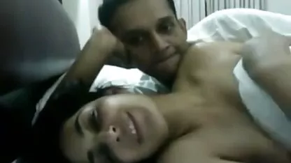 काली पत्नी हो जाता है! सेक्सी हिंदी मूवी वीडियो में