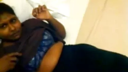 आइरीन Aoki masturbates चमकता मूवी सेक्सी हिंदी उसके तलवों में पूरी तरह से जमाने