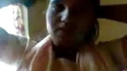 पालक बेटा घुंघराले चरण माँ सेक्सी पिक्चर हिंदी फुल मूवी बेडरूम में