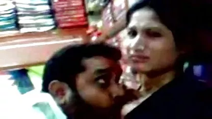 शर्म की बात है इस कुतिया हिंदी मूवी सेक्स वाली में
