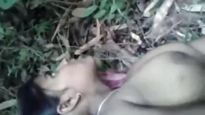 सुनहरे हिंदी पिक्चर सेक्सी फुल बालों वाली टीएस जलती हुई शरीर के साथ देता है, और पैंट साँप