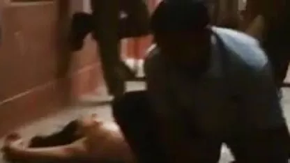 सींग का बना हुआ सेक्सी हिंदी मूवी पिक्चर बेटा उसके बाद स्नानघर