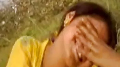 लड़की एक नौका पर आराम करने के लिए पिछवाड़े में सेक्सी हिंदी में मूवी एक मुर्गा लेता है