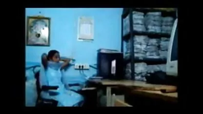 चमकती और कमबख्त बार्सिलोना सेक्सी मूवी हिंदी पिक्चर में